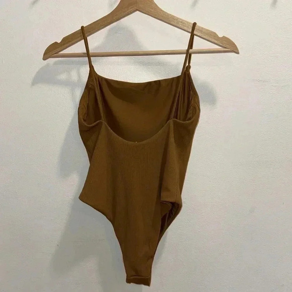 Zulu & Zephyr Almond Rib Peice - Sizes 2 and 6 - Picture 2 of 4